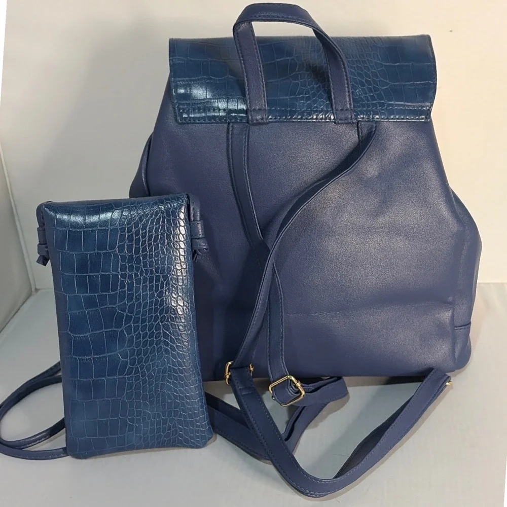 Boutique Essentials blue faux